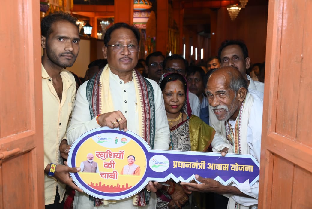 प्रधानमंत्री आवास योजना से बदल रही  ग्रामीण परिवार की ज़िंदगी
